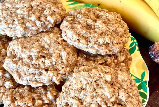 Cinnamon, Banana & Walnut Protein Cookies
